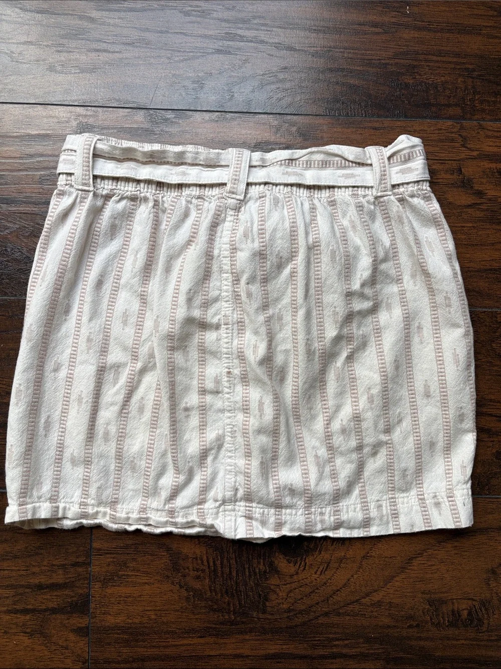 Old Navy Women’s Cream Striped Tie-Waist Skirt